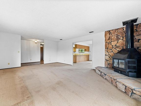 5th image of 12703 Manor Dr