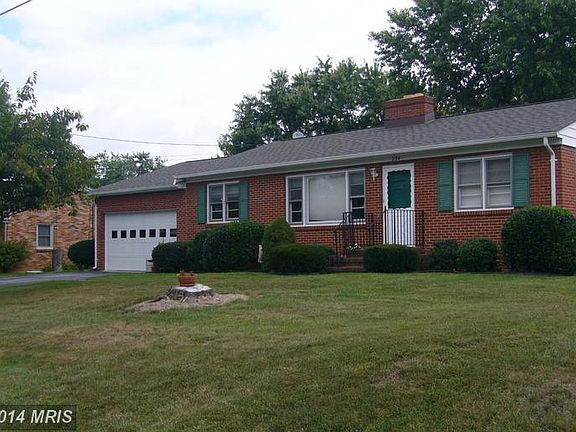 3rd image of 224 Stafford Dr