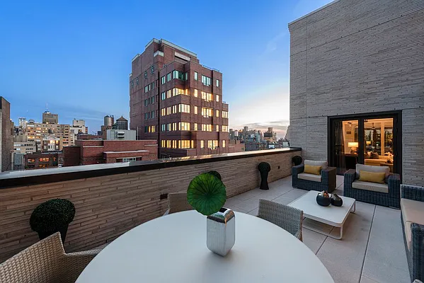 Sold by Nest Seekers International | media 16