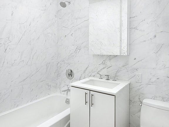 5th image of 322 W 57th St APT 49C