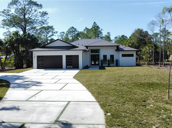 181 9th St SW, Naples, FL 34117