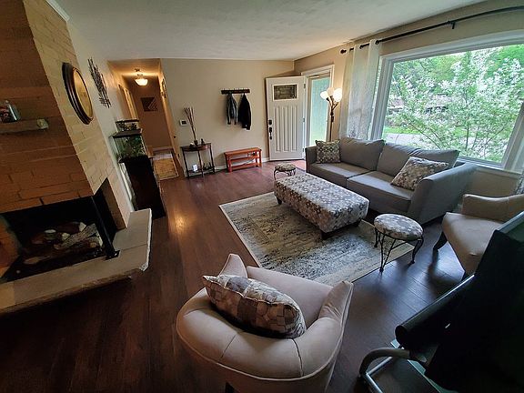 5th image of 907 N Clarendon St