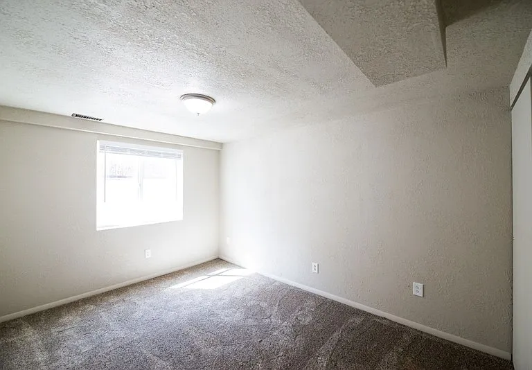 1179 E Blaine Ave #1 — Photo 16