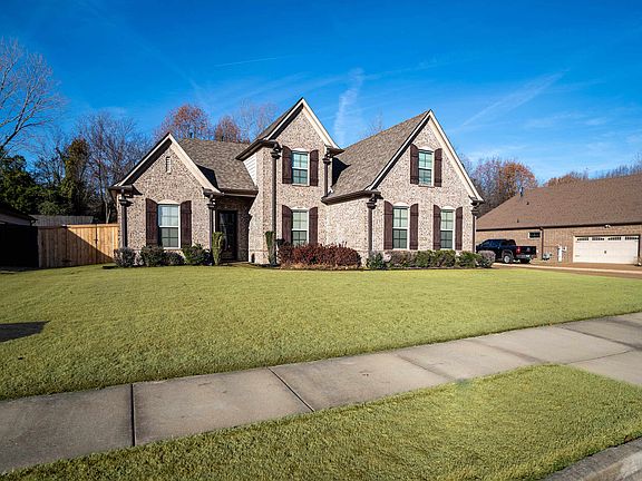 2nd image of 3625 Wellwick Dr