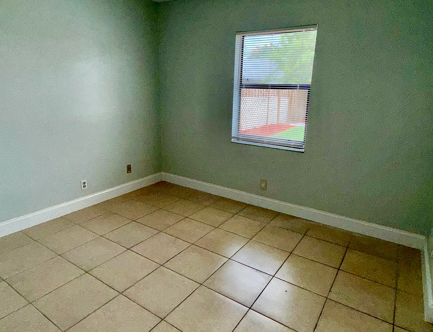 3 bed, 1635 sqft, $3,200 — Photo 4