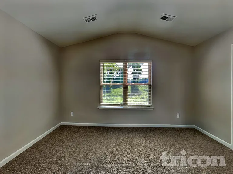 138 Spring Knoll Dr — Photo 6