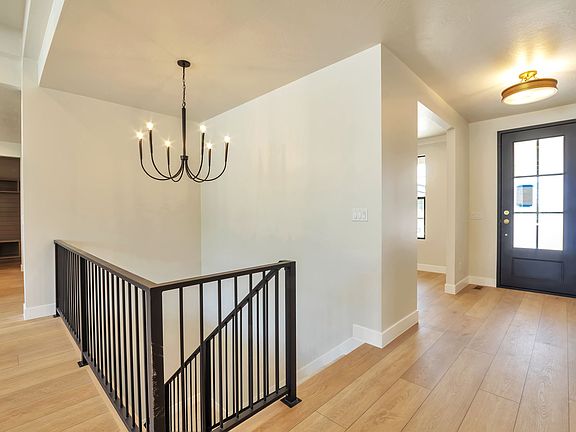 4th image of 286 W Summerhill Ln