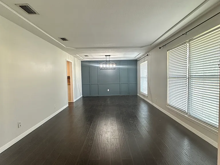 2724 Lexington Dr — Photo 8