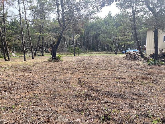 3rd image of 915 NW 273rd Lane
