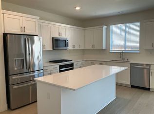 347 Manhattan Dr, Lathrop, CA