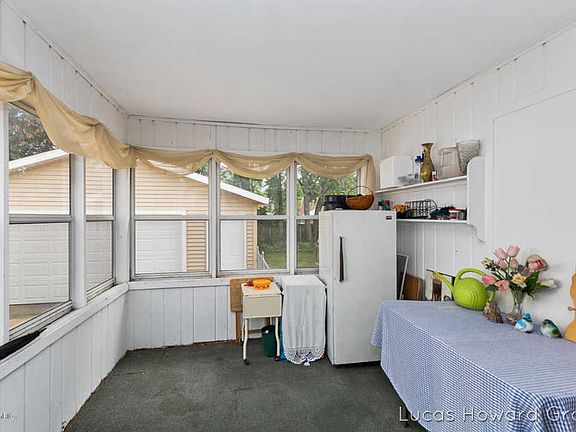 3rd image of 830 Canterbury St SW