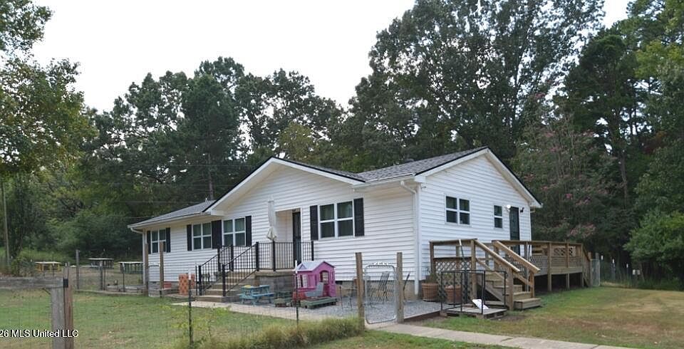 1st image of 725 Shinault Rd