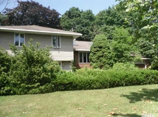 1 Cason Dr, Commack, NY 11725