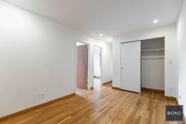 Rented by Bond New York | media 37