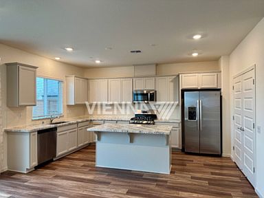4th image of 1262 Bray Dr