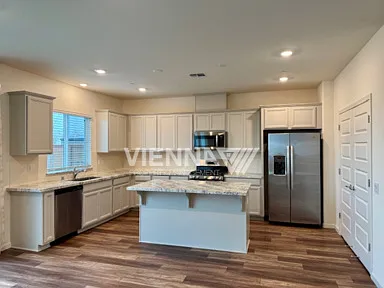 1262 Bray Dr — Photo 4