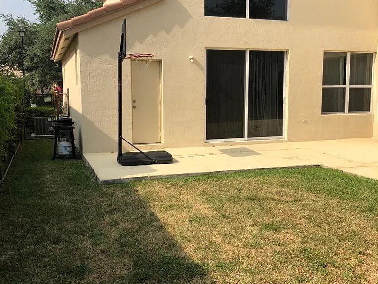 5414 NW 48th St — Photo 25