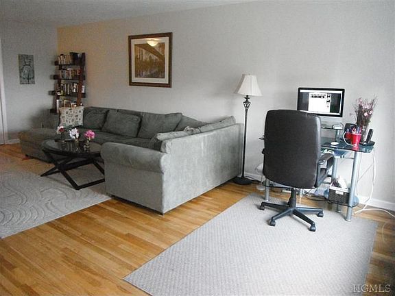 3rd image of 10 Franklin Ave APT 5C