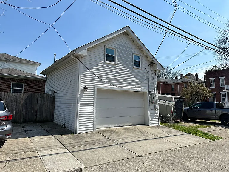 Highland St 1177-1177.5 ONYX — Photo 2