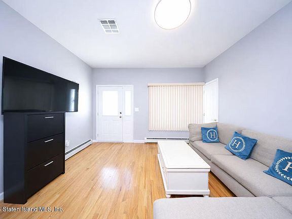 5th image of 96 Brandis Ave