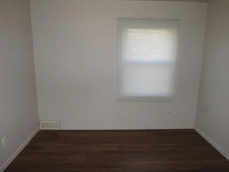 24622 Cloverlawn St — Photo 22