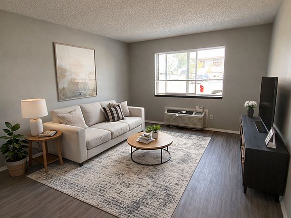 2nd image of 1020 S 41st Ave APT 1