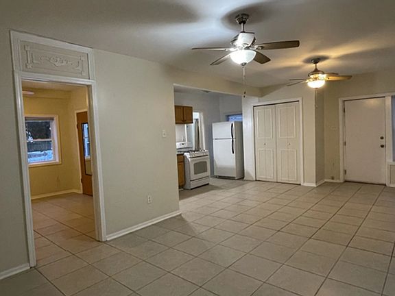 2nd image of 2137 N Stave St #Ch1