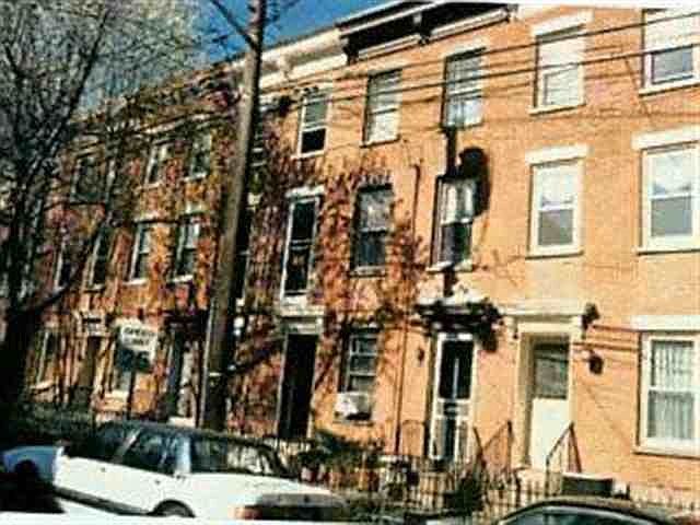 2nd image of 161 1/2 Coles St
