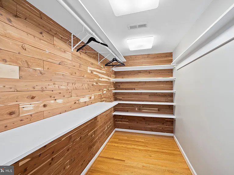 1604 N Edgewood St — Photo 30