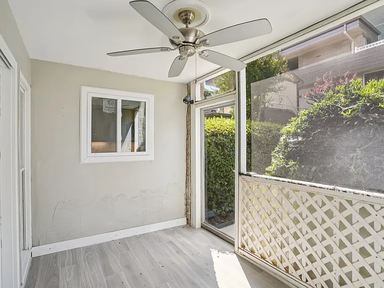 346 Carpenter Dr #16 — Photo 6