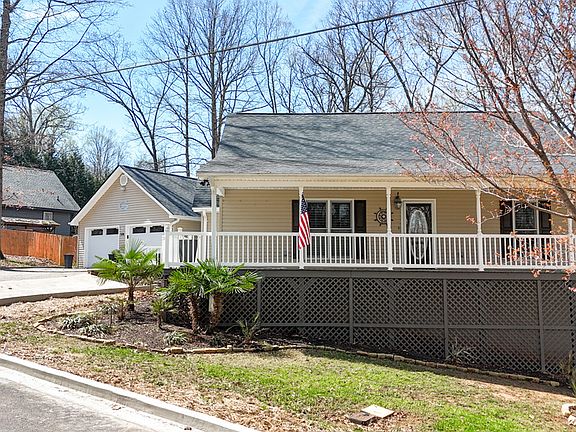 2nd image of 504 Rue Chalet