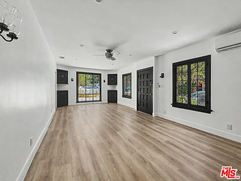 2139 Holly Dr — Photo 4