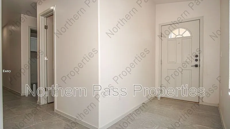 3 bed, 2.5 bath, 1488 sqft, $1,830 — Photo 4