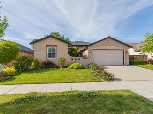 577 Grants Pass Pl, Redding, CA 96003