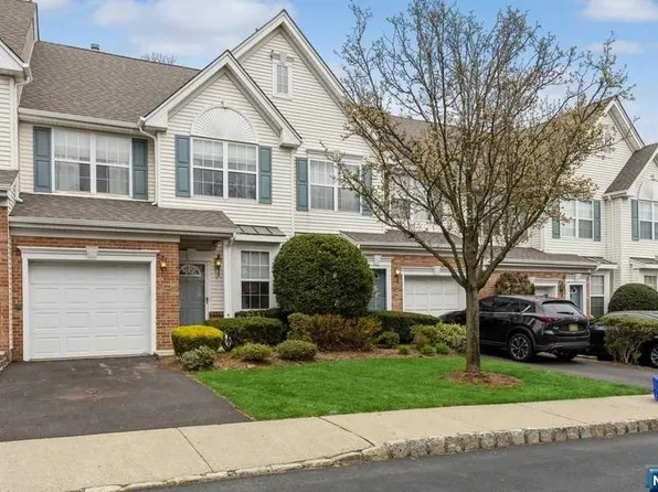 104 Cambridge Dr, Nutley, NJ 07110