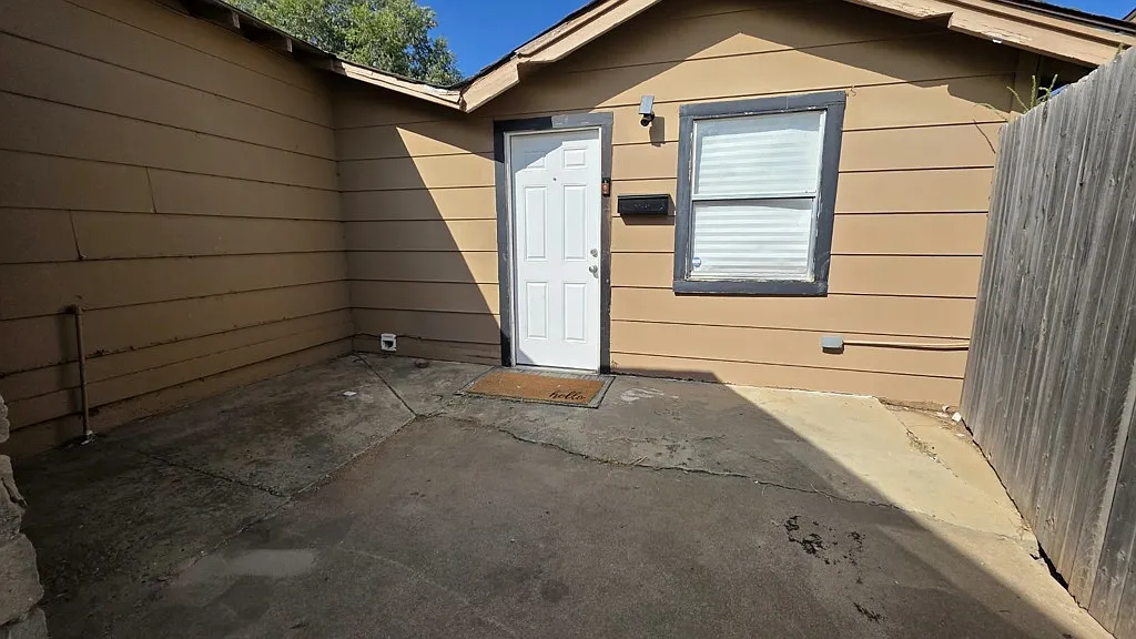 Available Now: Efficiency Apartment with Murphy Bed and All Utilities Included — Photo 2