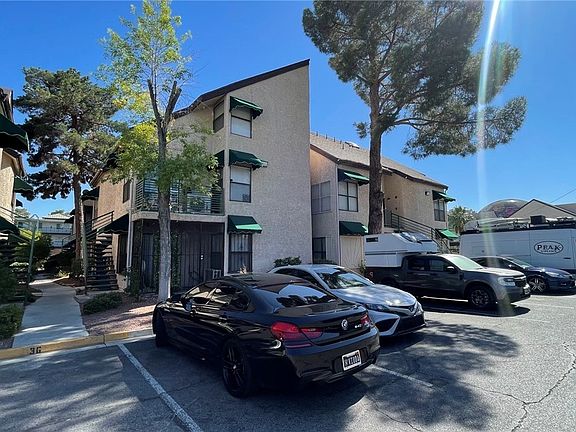 2nd image of 500 Elm Dr Unit 203