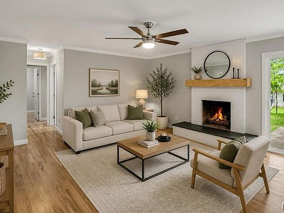 2nd image of 1015 Fernway Ln