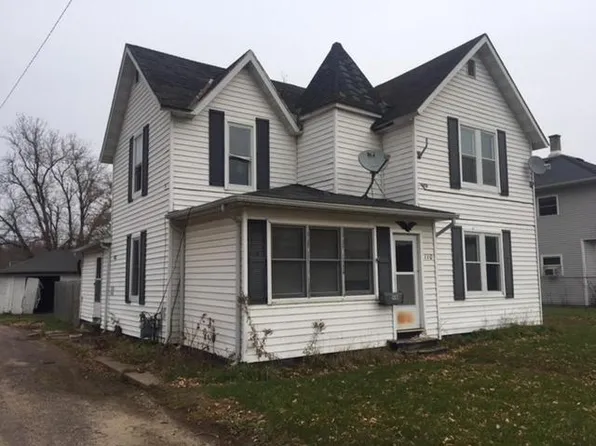 110 W 3rd St, Merrill, WI 54452
