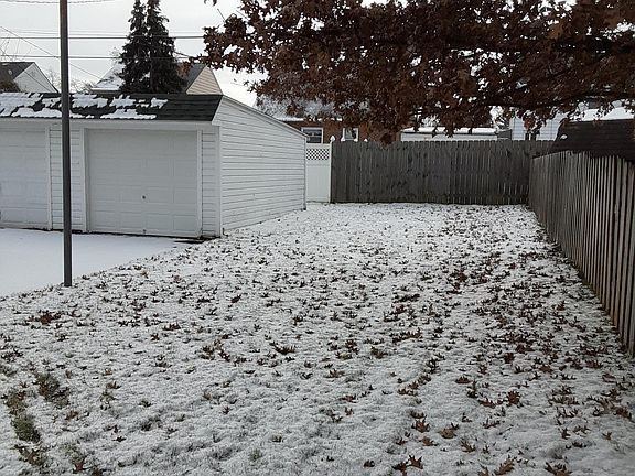 3rd image of 7423 Dellbank Dr