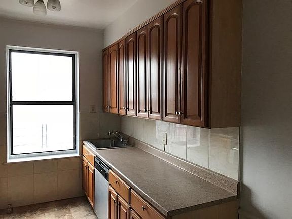 5th image of 2245 E 19th St APT 5F