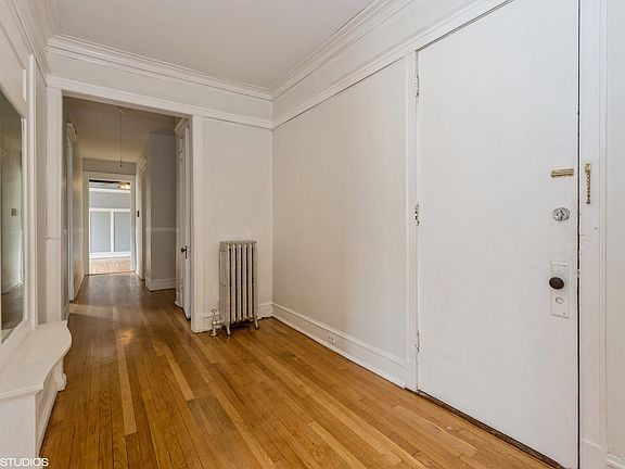 2nd image of 4826 N Kenmore Ave #1S