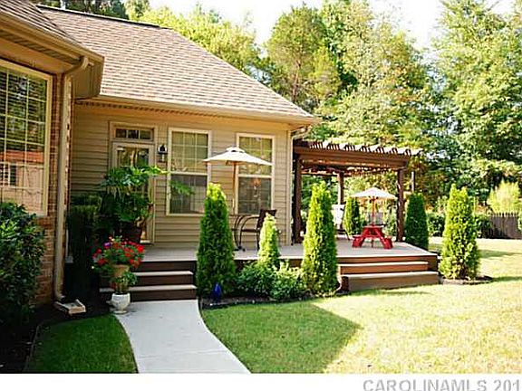 3rd image of 6122 Pine Chapel Dr