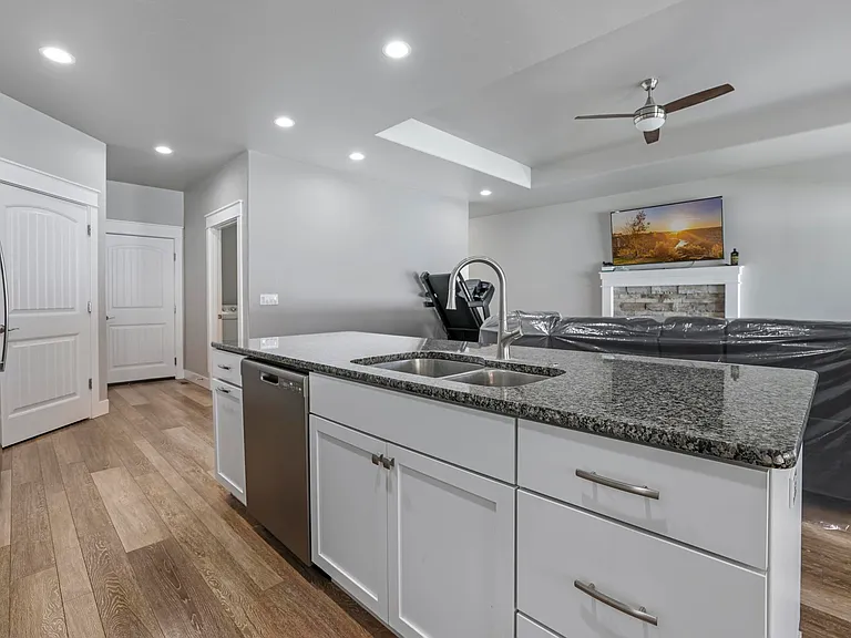 2753 Whispering Pine Dr — Photo 6