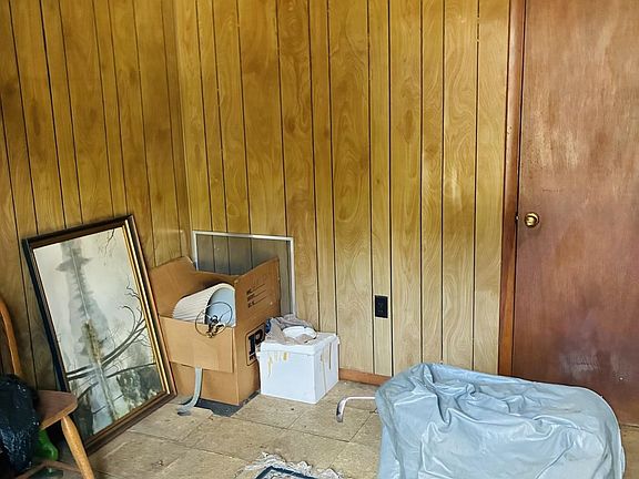 3rd image of 1385 Eloise Rd