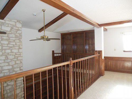 5th image of 604 Meadow Creek Dr