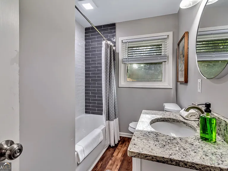 597 S Gordon Rd SW — Photo 12
