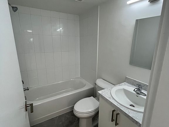 4th image of 1941 Garibaldi Way #117
