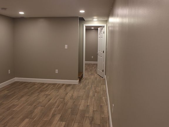 4th image of 246 Hill Ct