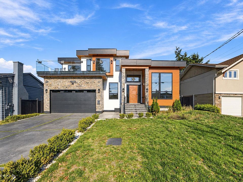 1st image of 11427 85a Ave